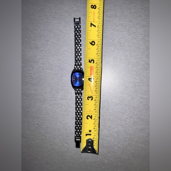 💜 Ladies Armitron Diamond Analog Watch - Picture 4 of 6